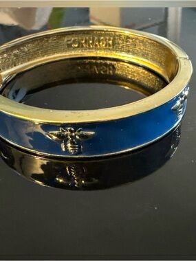 Womens New Fornash Bee Blue Enamel Gold Tone Hinged Bangle Bracelet 7”